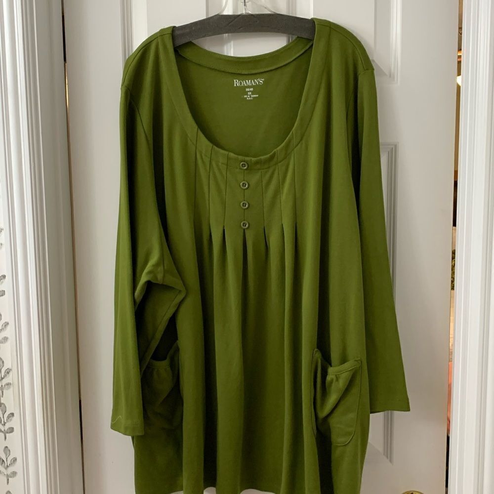 Romans size 5X/38–40 pull over Olive green scoop-neck pocketed top